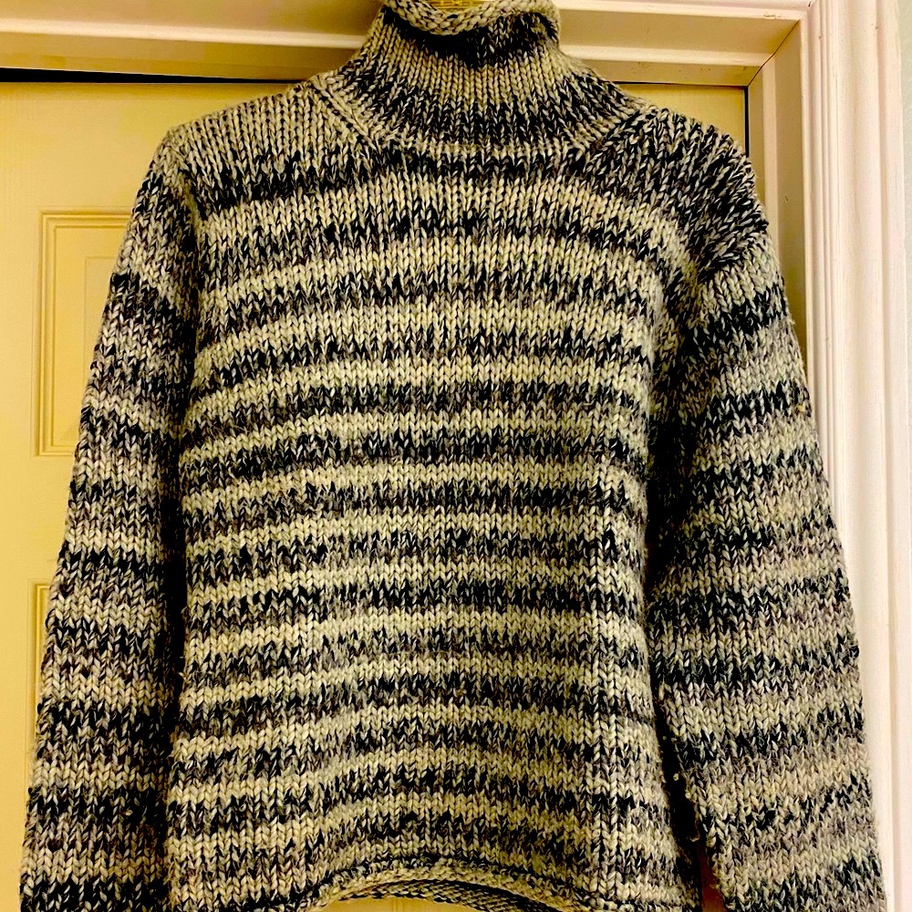 Women’s Columbia High Neck Sweater. Size M. Gray Tones w/white.